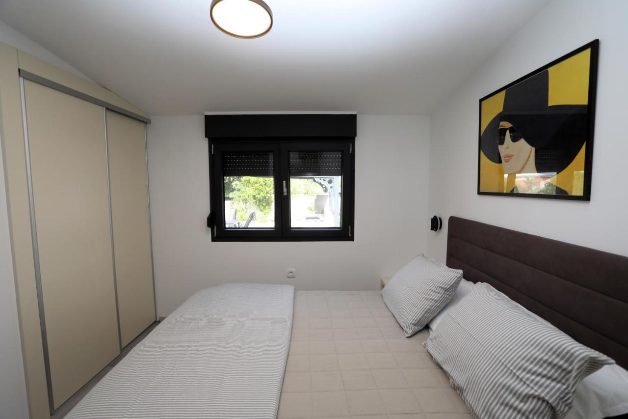 Guest House Tika Medulin Extérieur photo