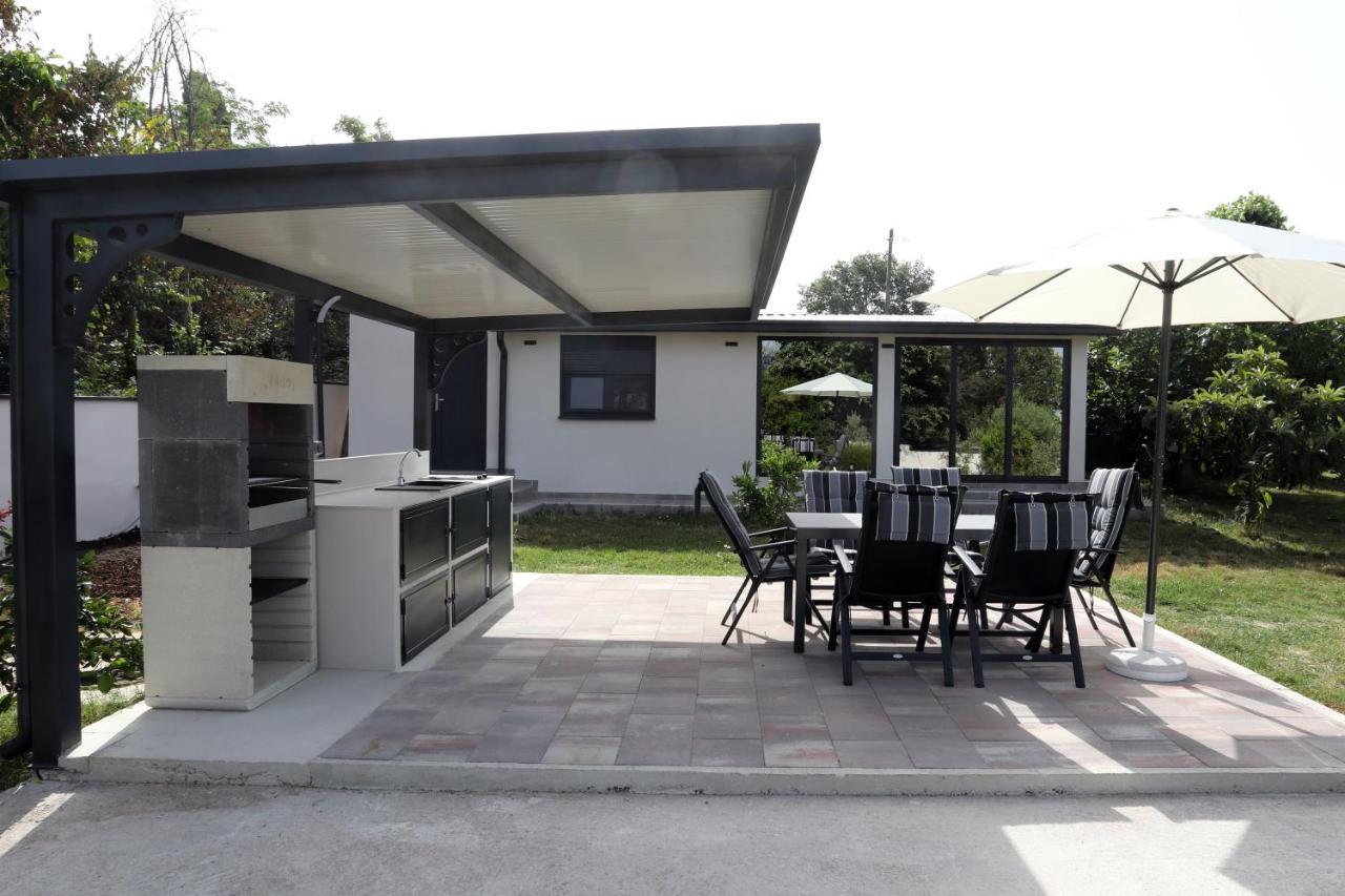 Guest House Tika Medulin Extérieur photo